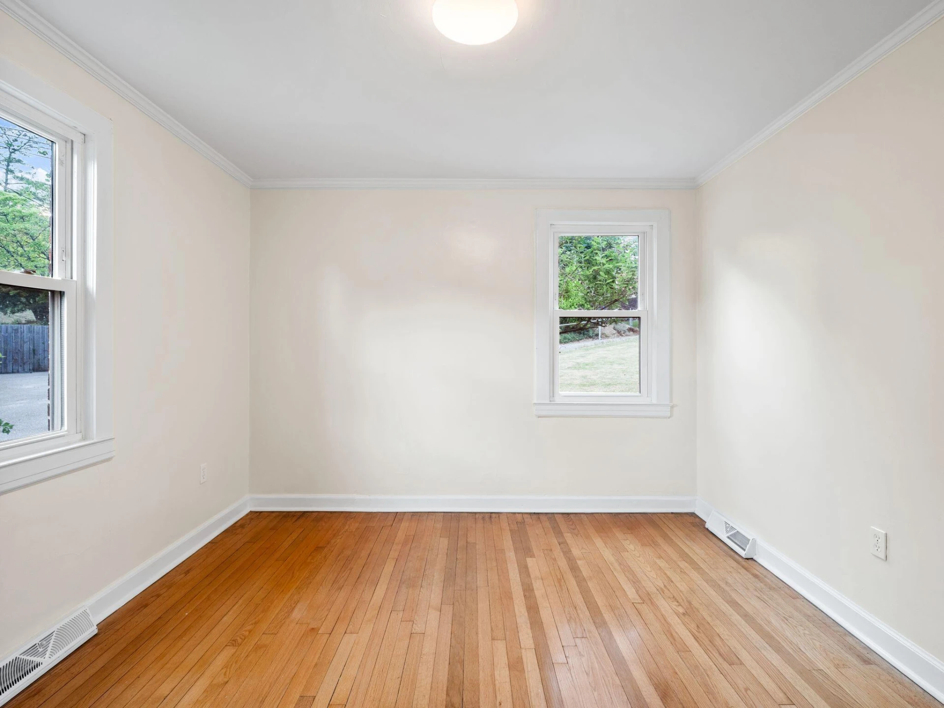 2421 Brandon AVE - Photo 26