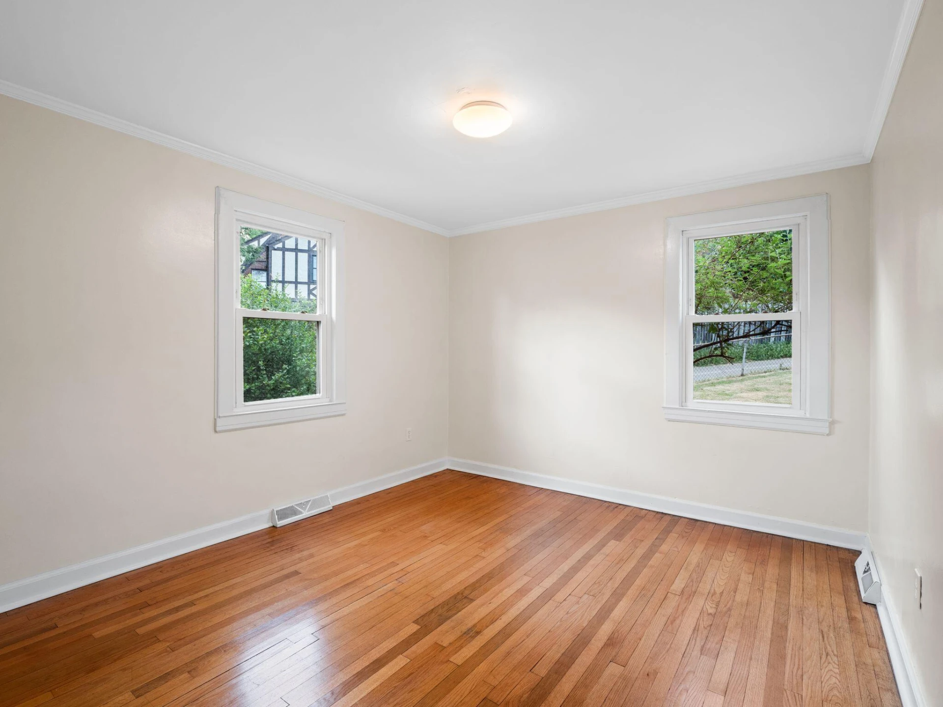 2421 Brandon AVE - Photo 27