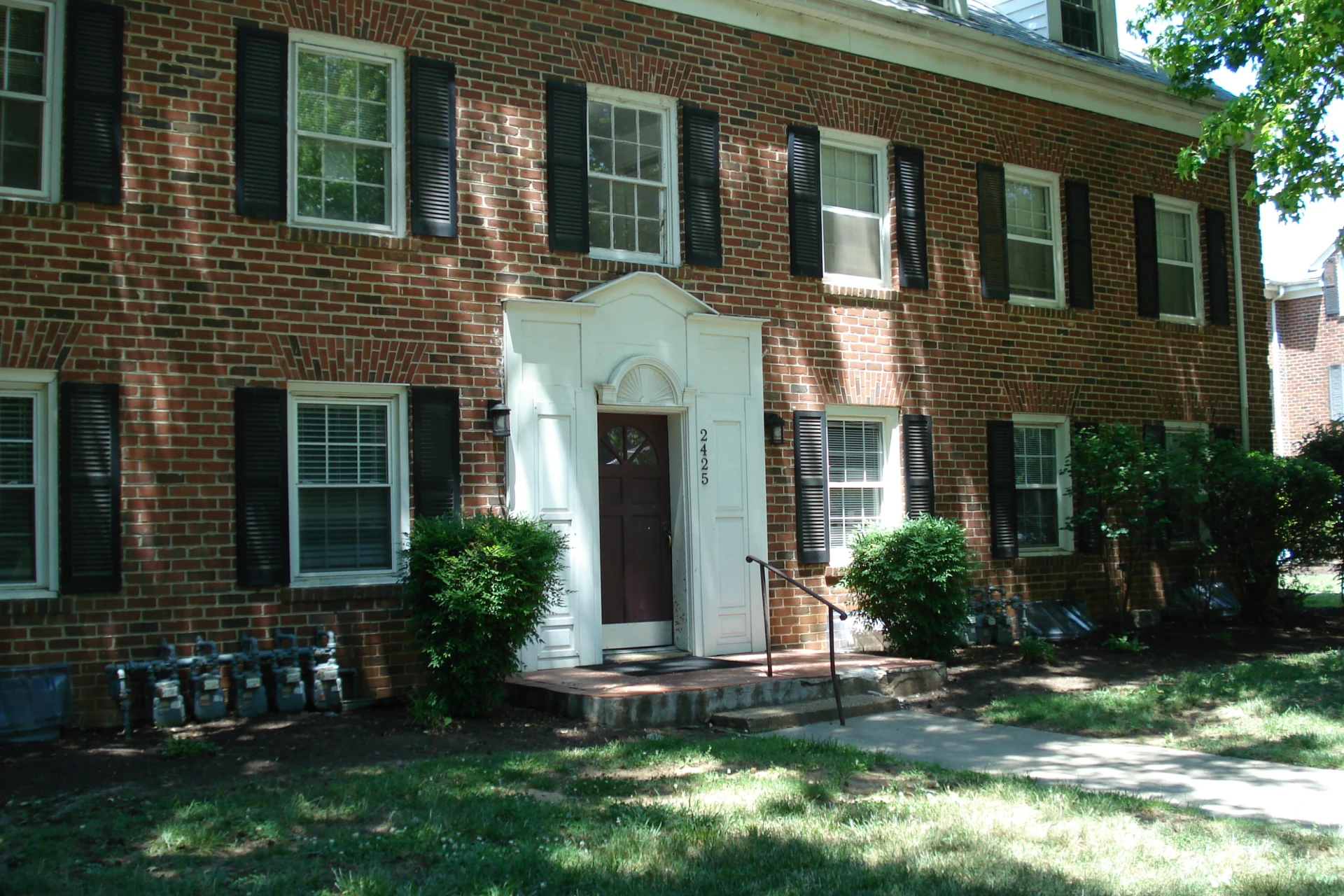 2425 Longview AVE #18