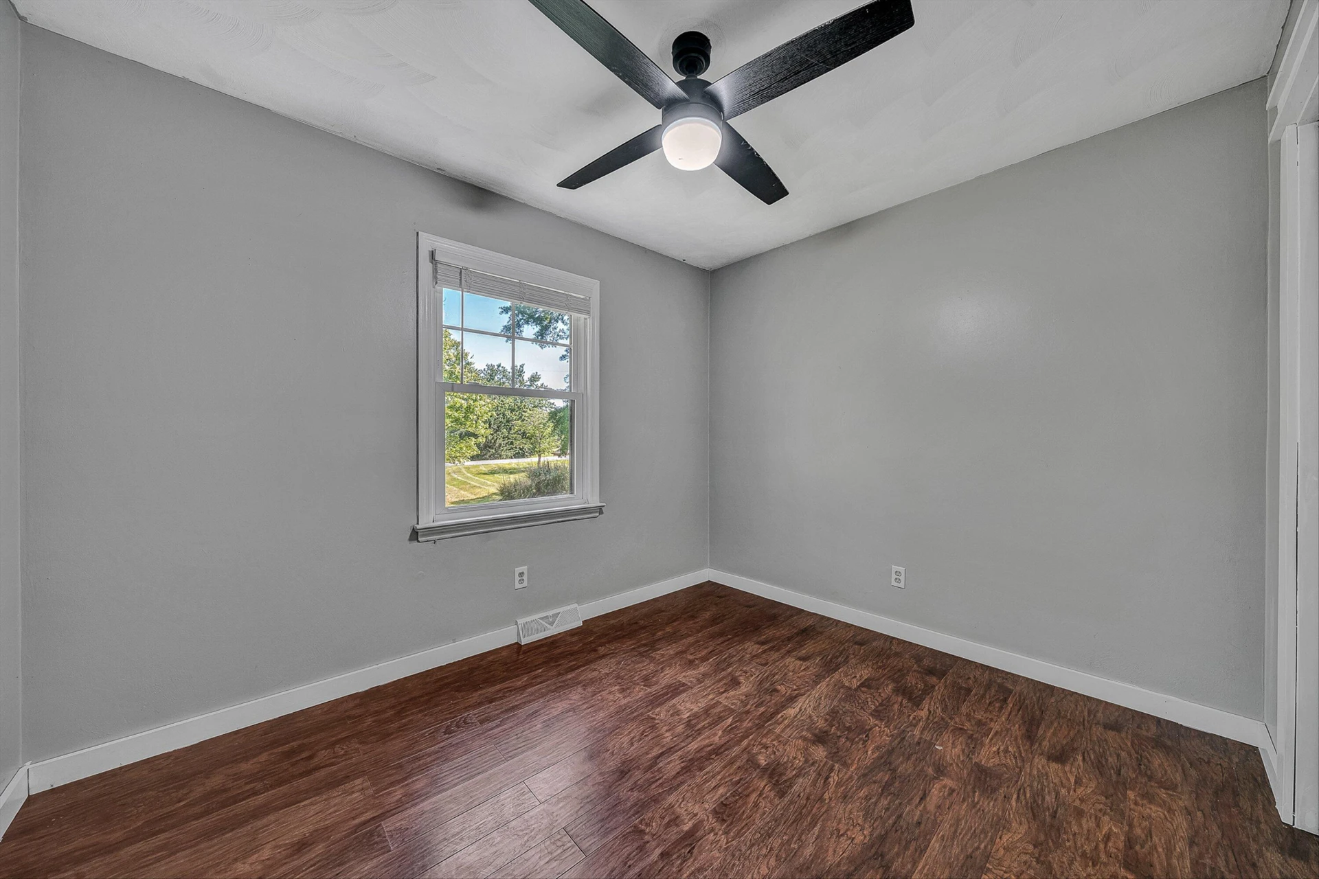 1410 Lakeridge CIR - Photo 36