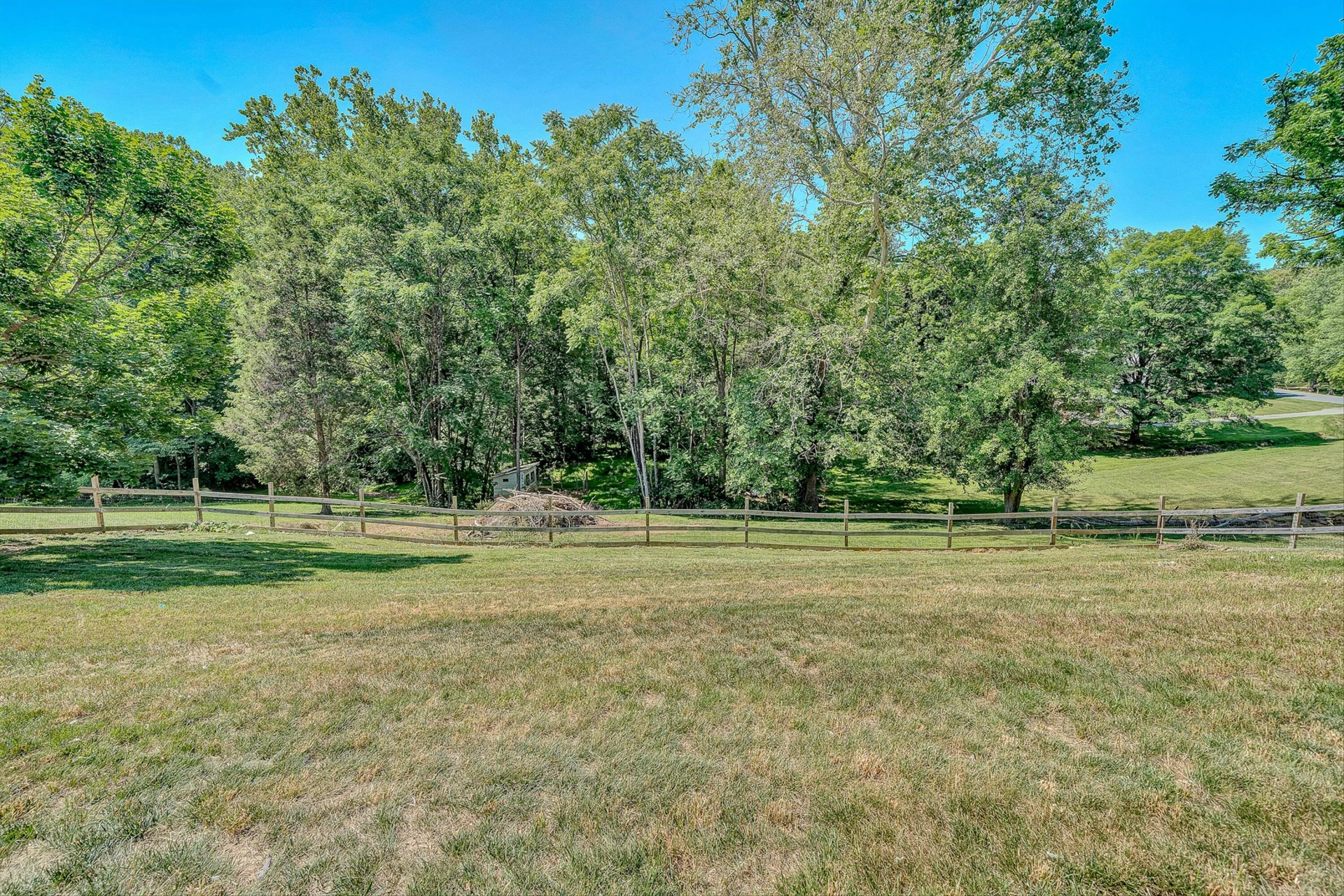 1410 Lakeridge CIR - Photo 51