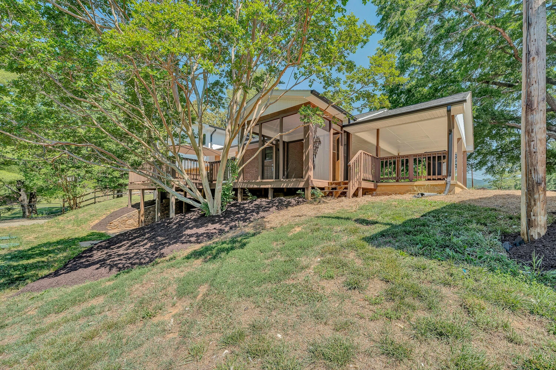1410 Lakeridge CIR - Photo 52