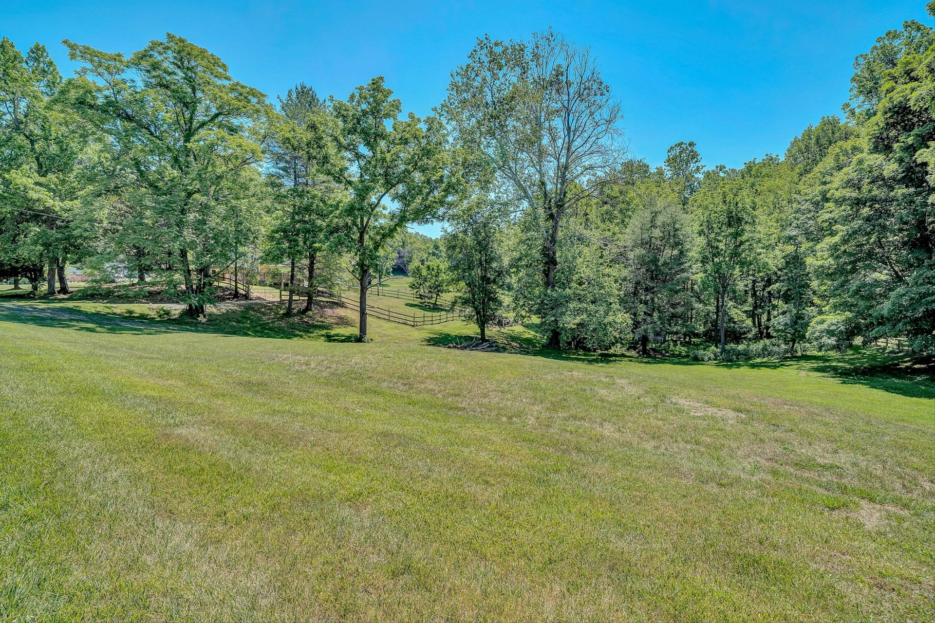 1410 Lakeridge CIR - Photo 59