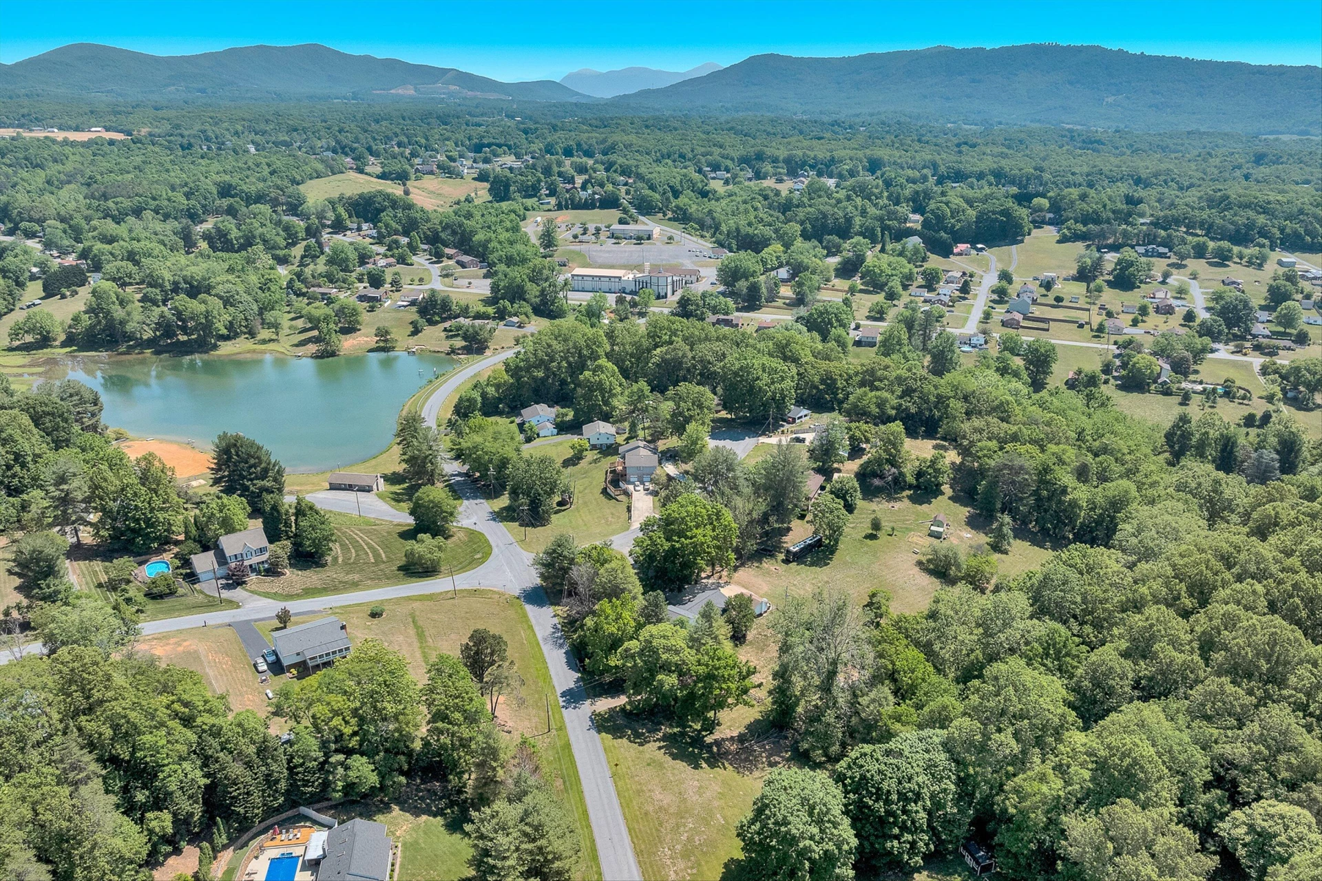 1410 Lakeridge CIR - Photo 60
