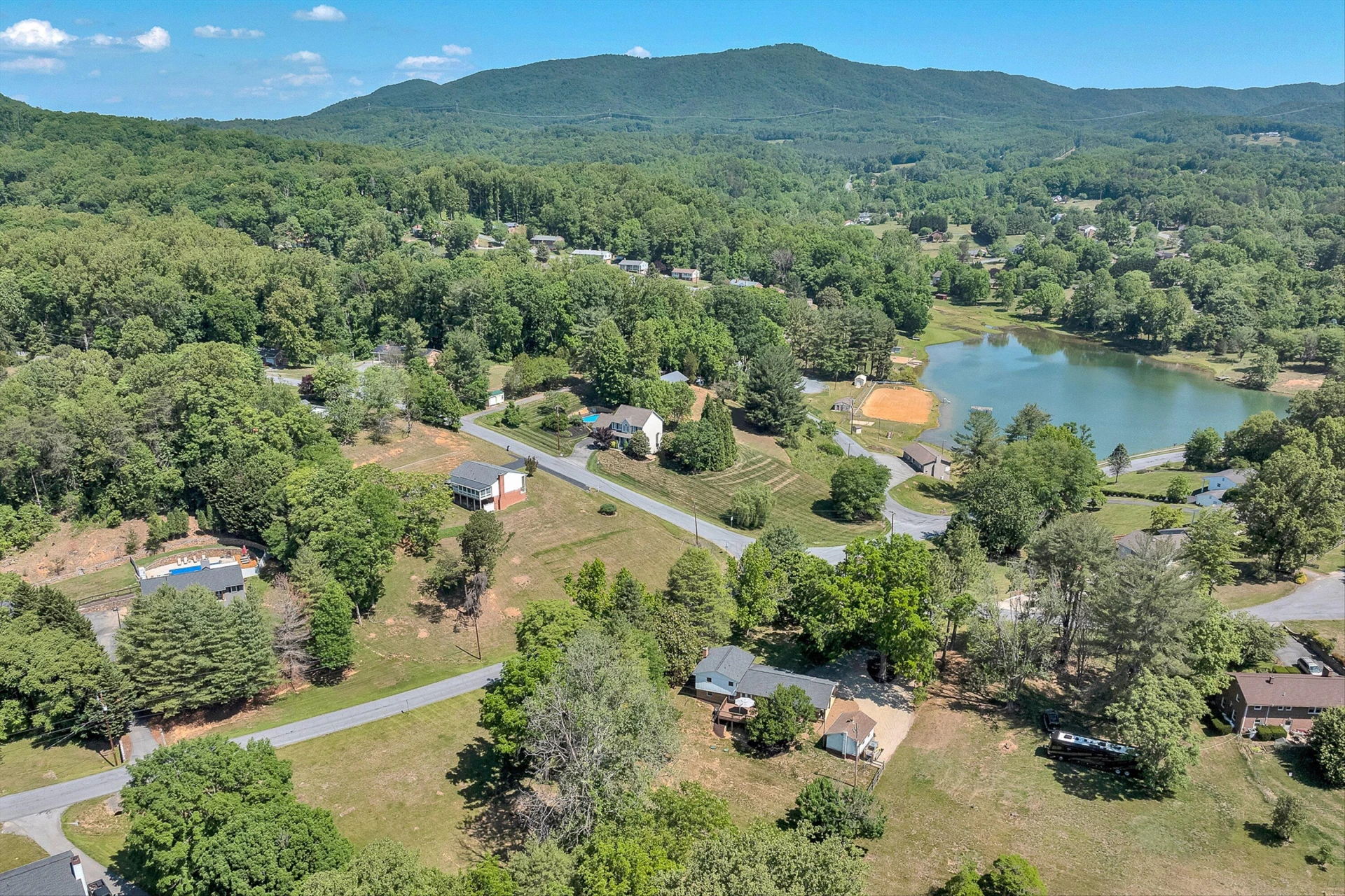 1410 Lakeridge CIR - Photo 62