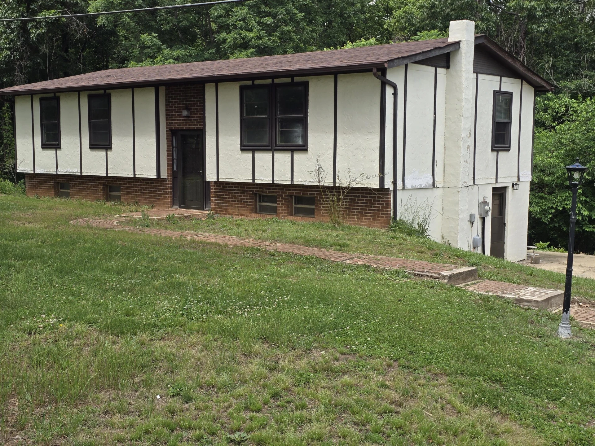 2500 Sunnymeade RD