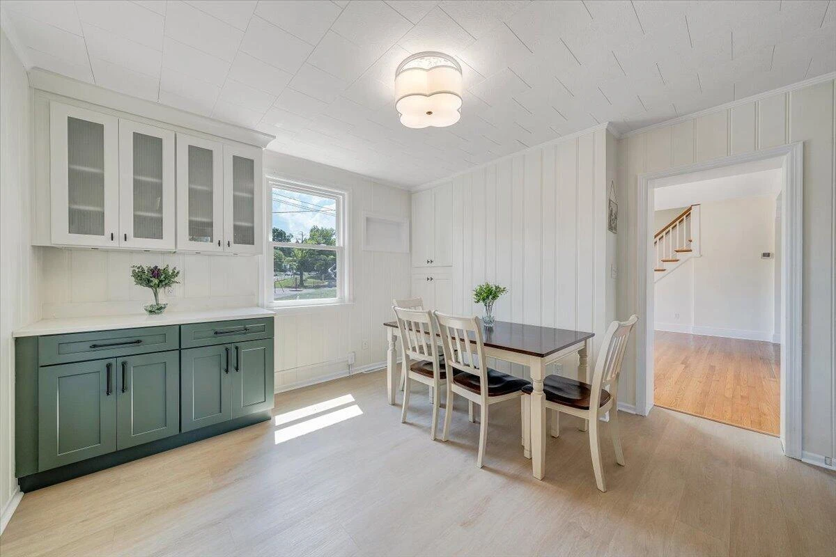 3116 Spring RD SW - Photo 10