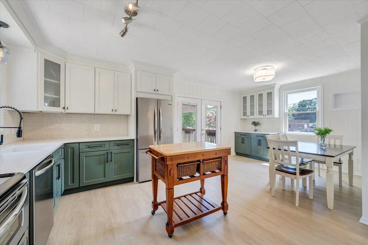 3116 Spring RD SW - Photo 12