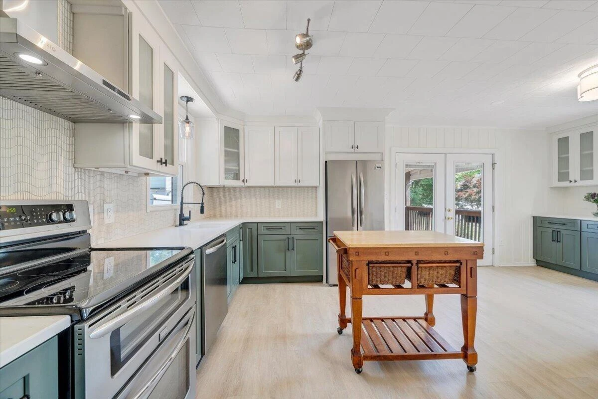 3116 Spring RD SW - Photo 13