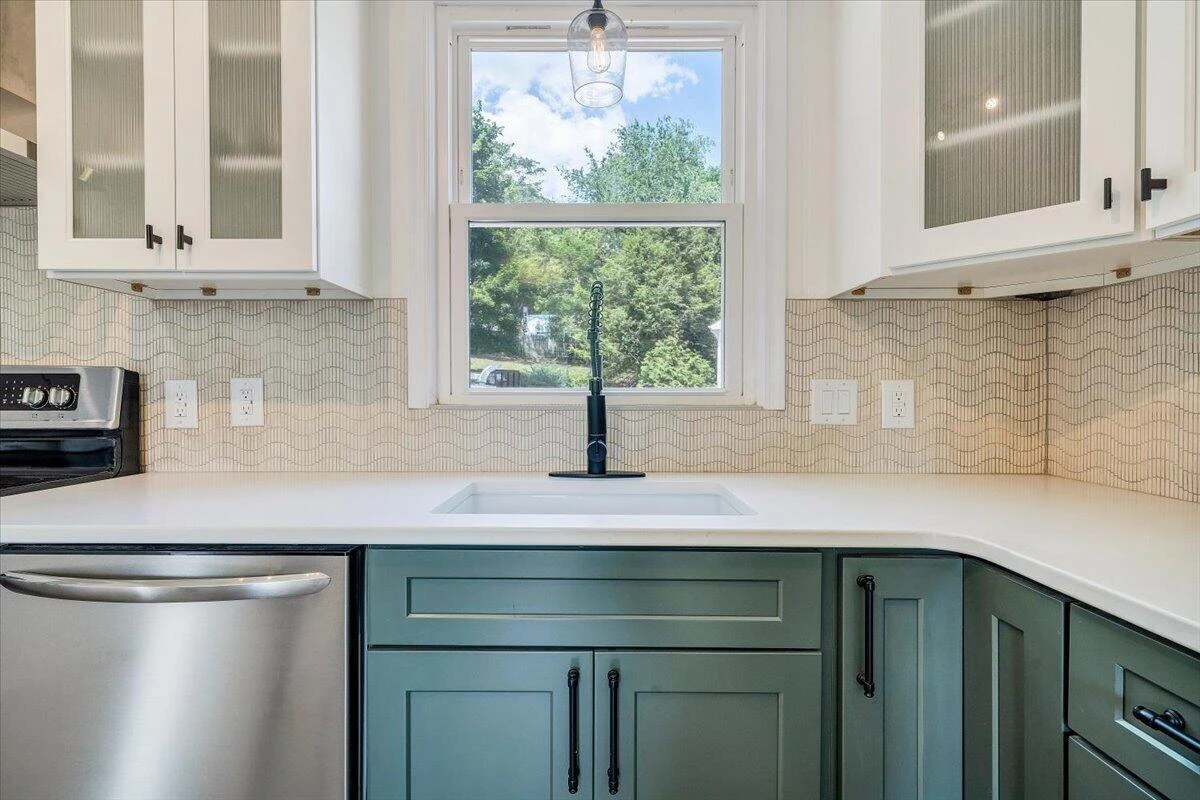 3116 Spring RD SW - Photo 14