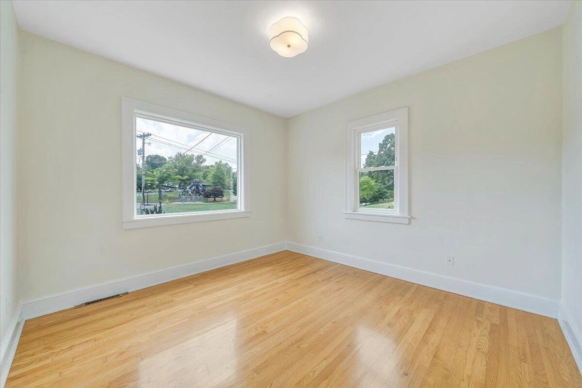3116 Spring RD SW - Photo 15