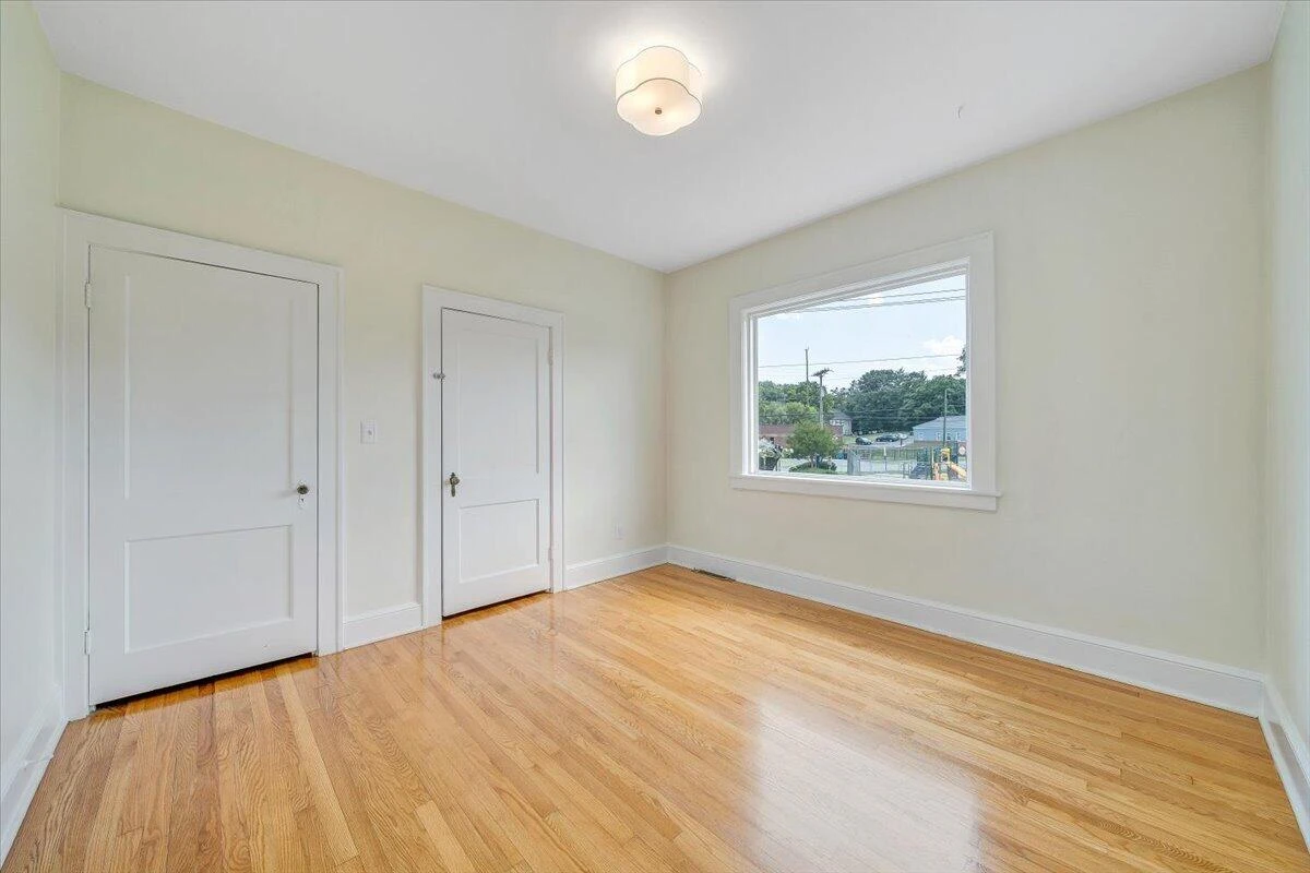 3116 Spring RD SW - Photo 16
