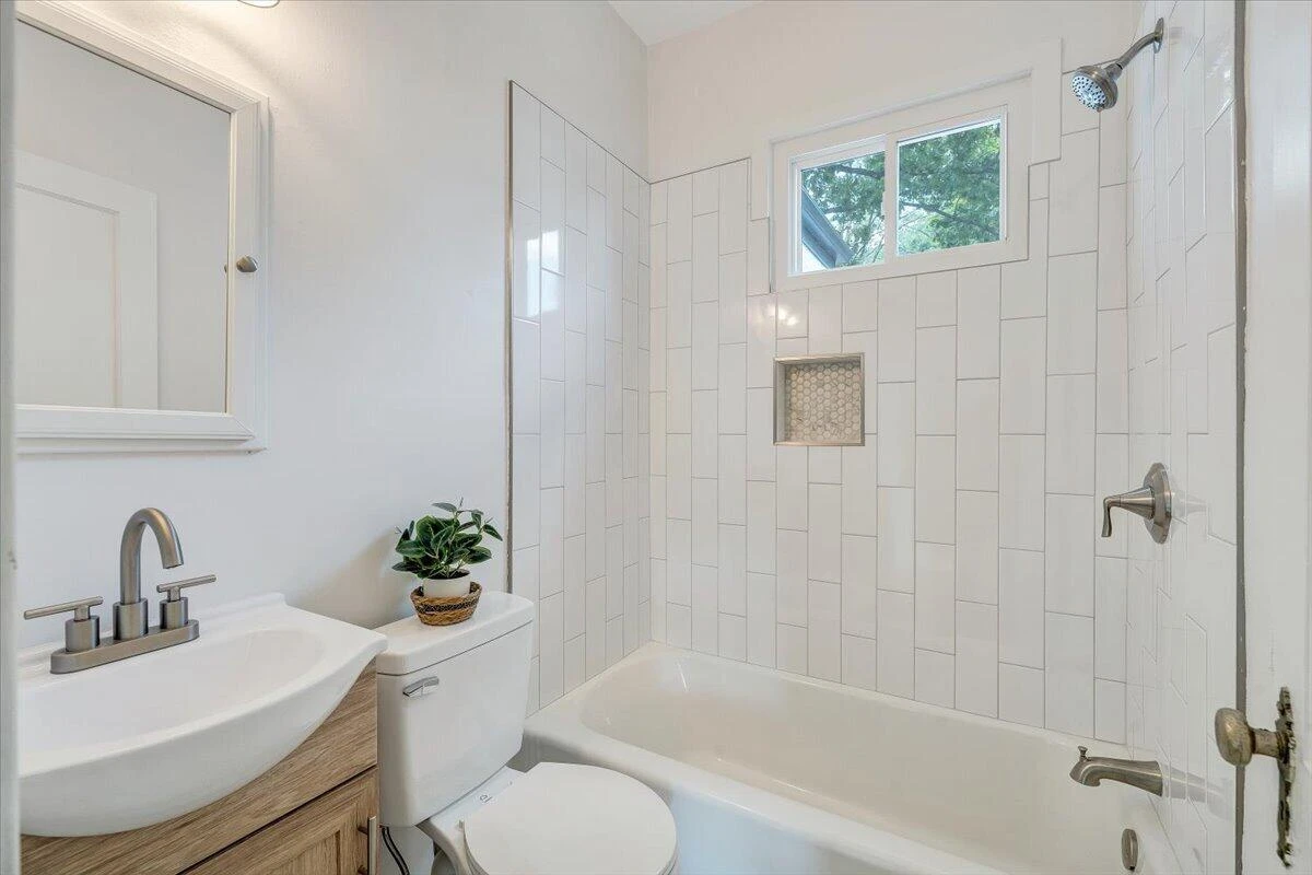 3116 Spring RD SW - Photo 17