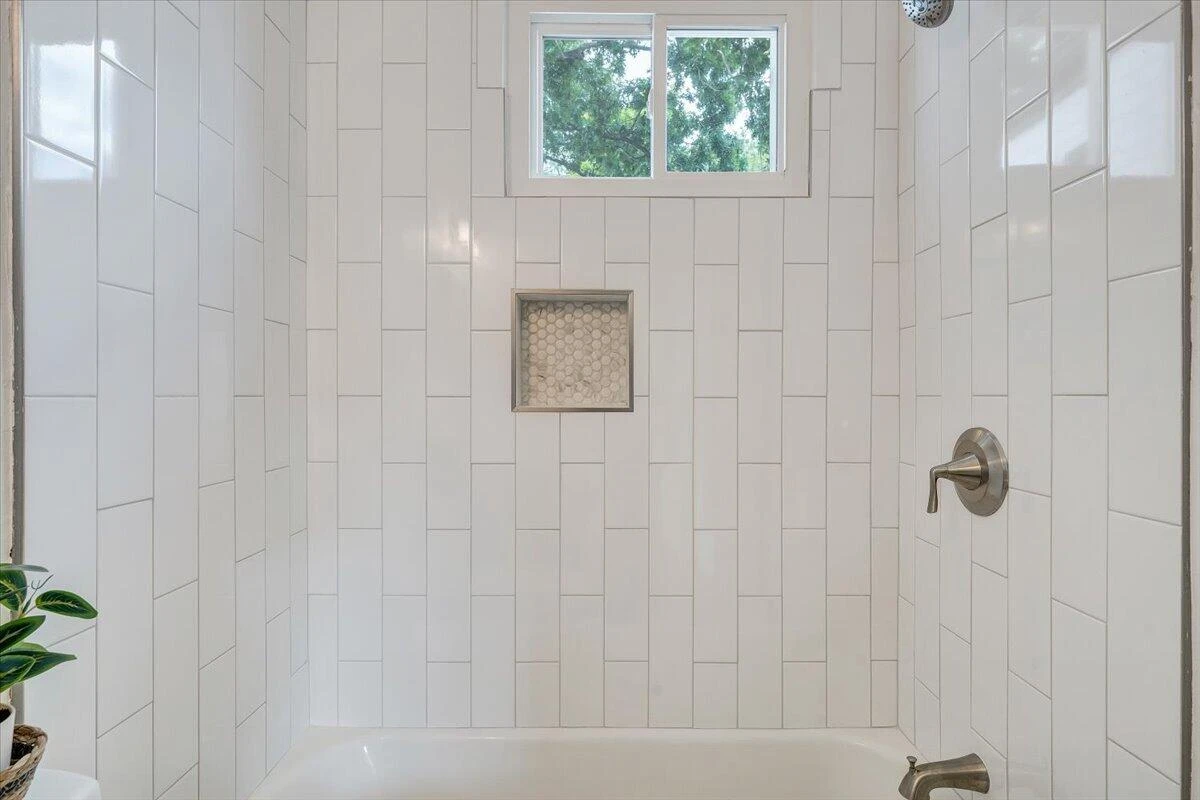 3116 Spring RD SW - Photo 18