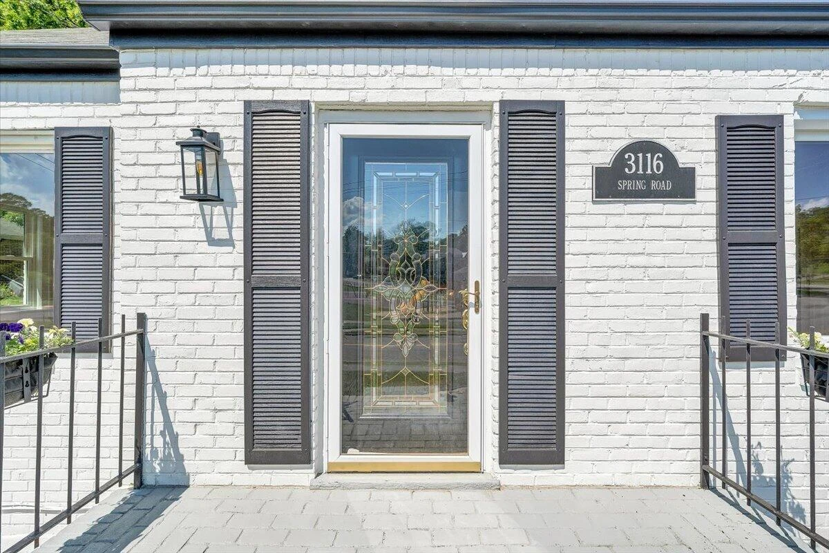 3116 Spring RD SW - Photo 4