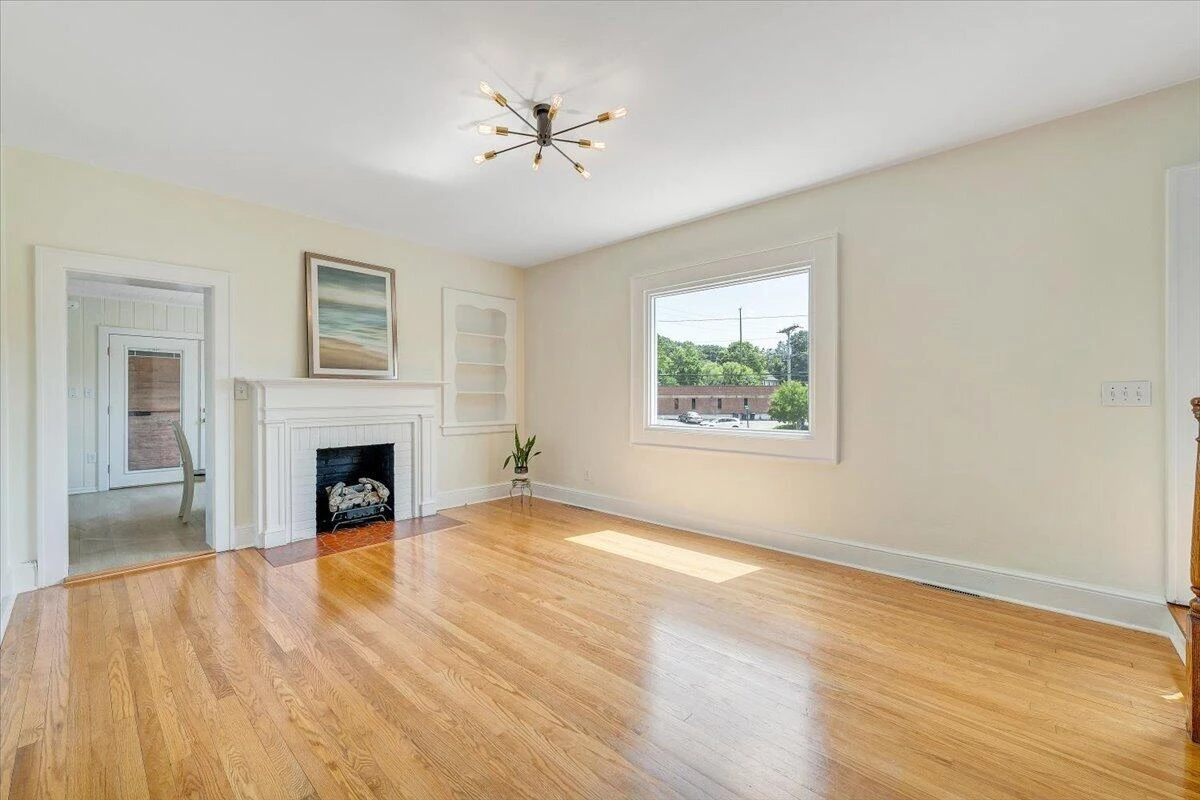 3116 Spring RD SW - Photo 6
