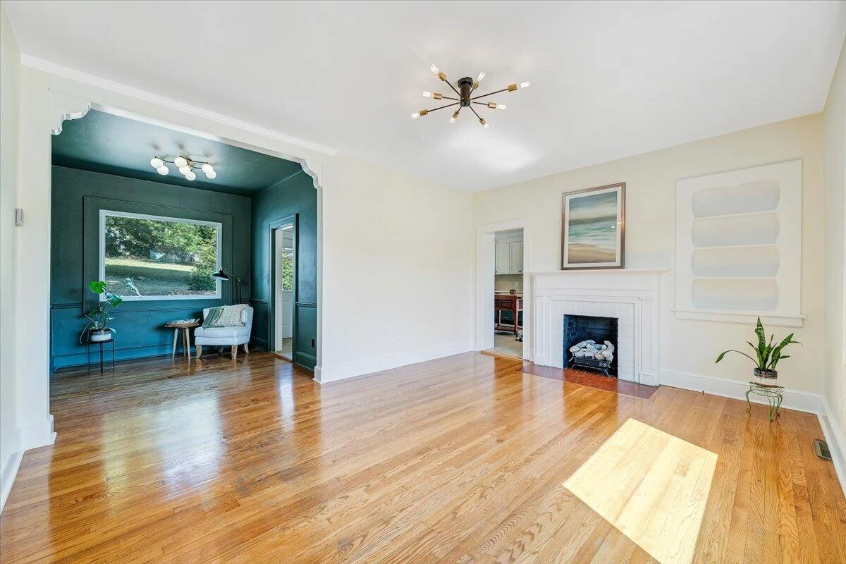 3116 Spring RD SW - Photo 7