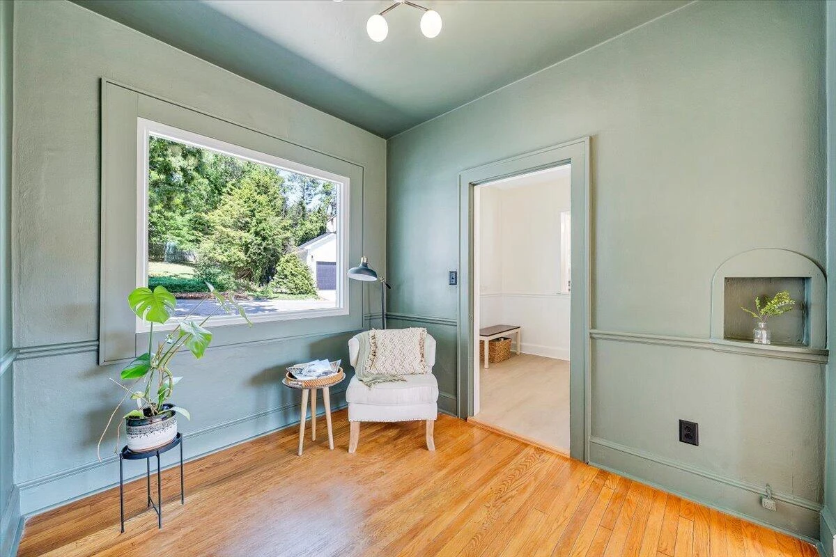 3116 Spring RD SW - Photo 9