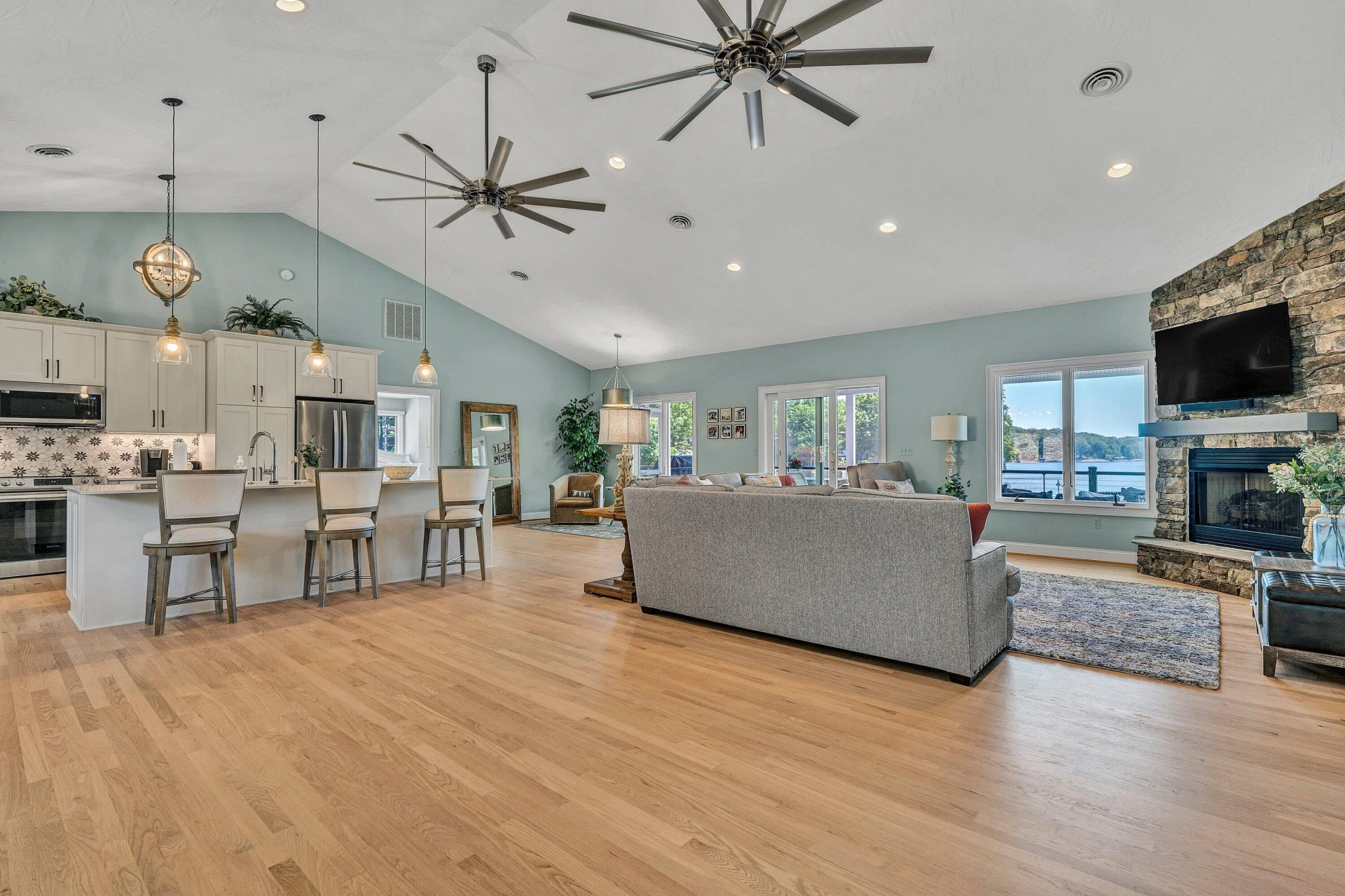 2245 Thomason LN - Photo 11