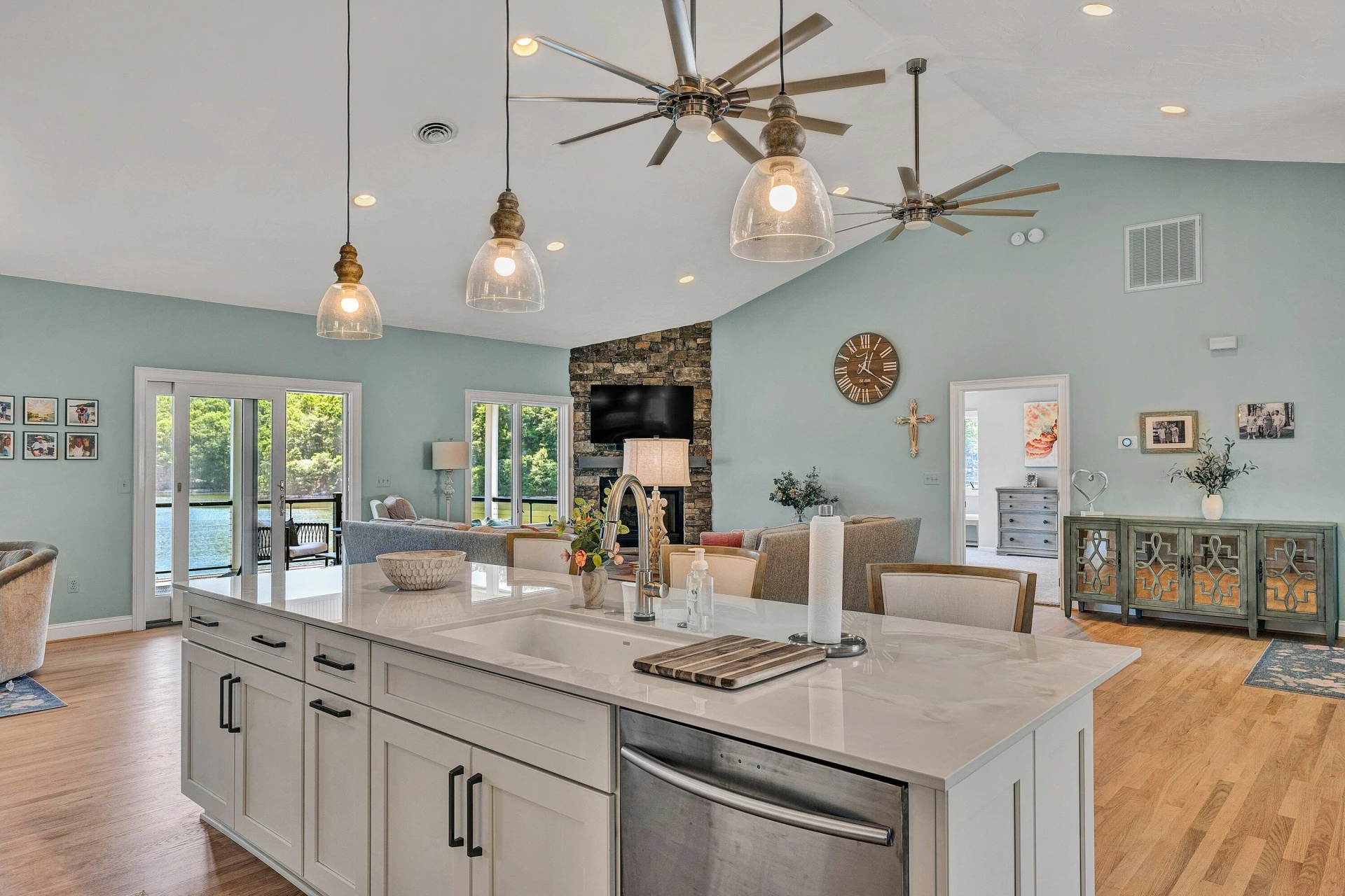 2245 Thomason LN - Photo 12