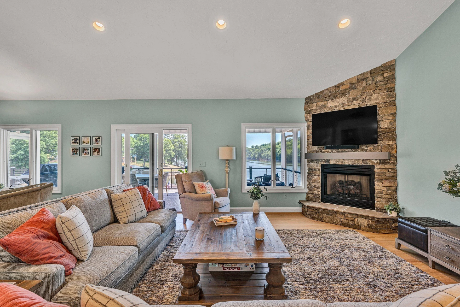 2245 Thomason LN - Photo 13