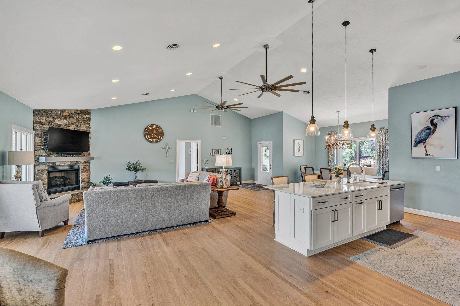 2245 Thomason LN - Photo 16