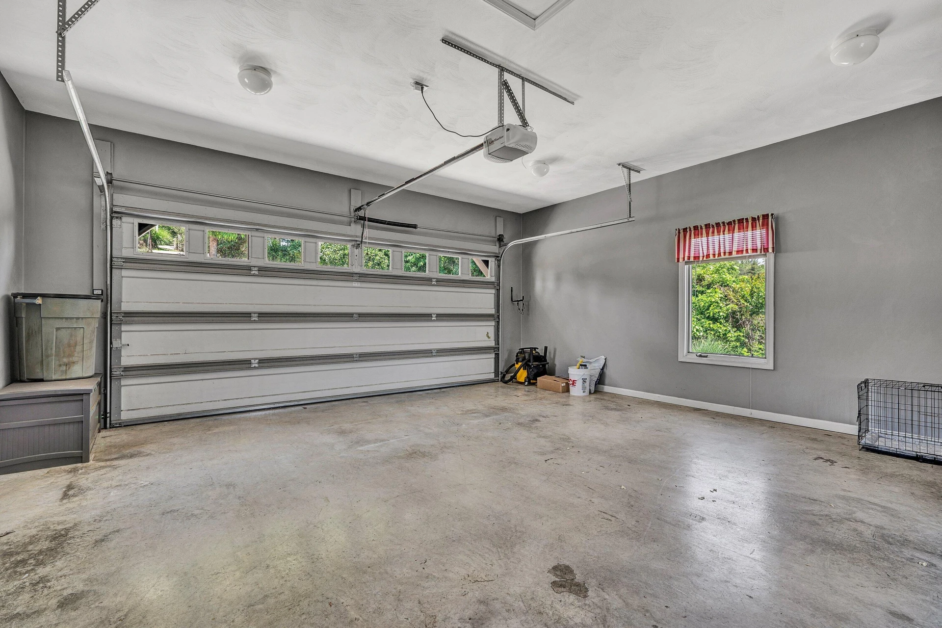 2245 Thomason LN - Photo 38