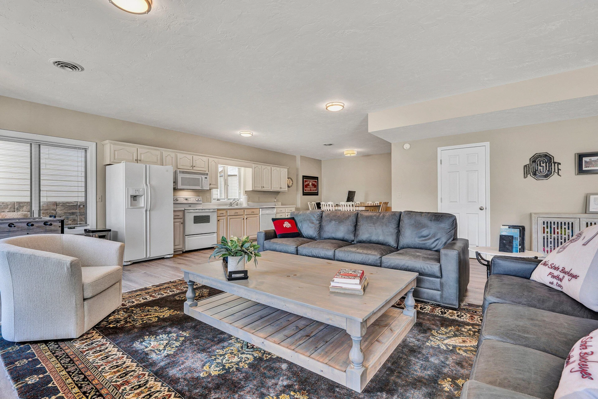 2245 Thomason LN - Photo 45