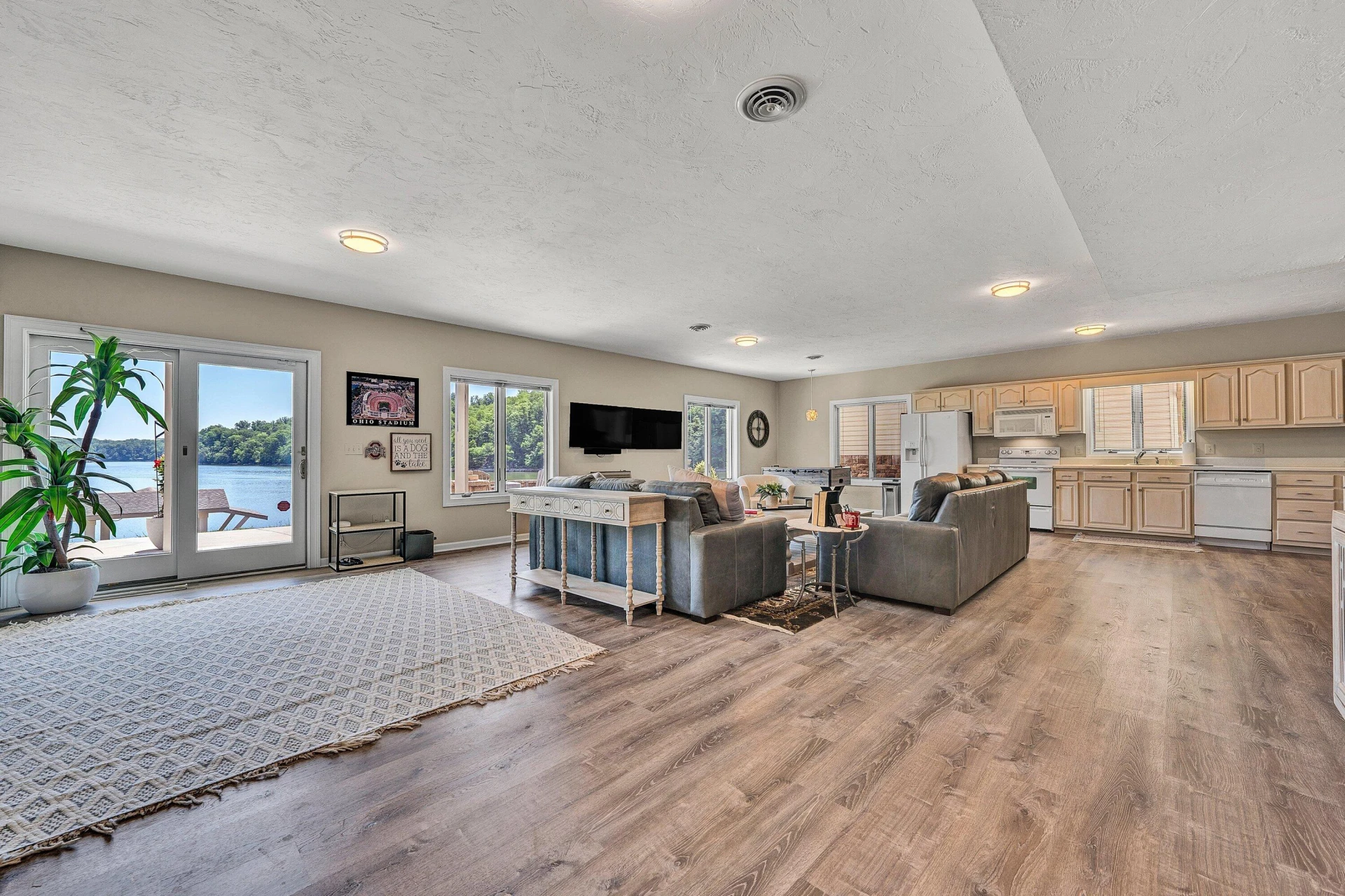 2245 Thomason LN - Photo 47