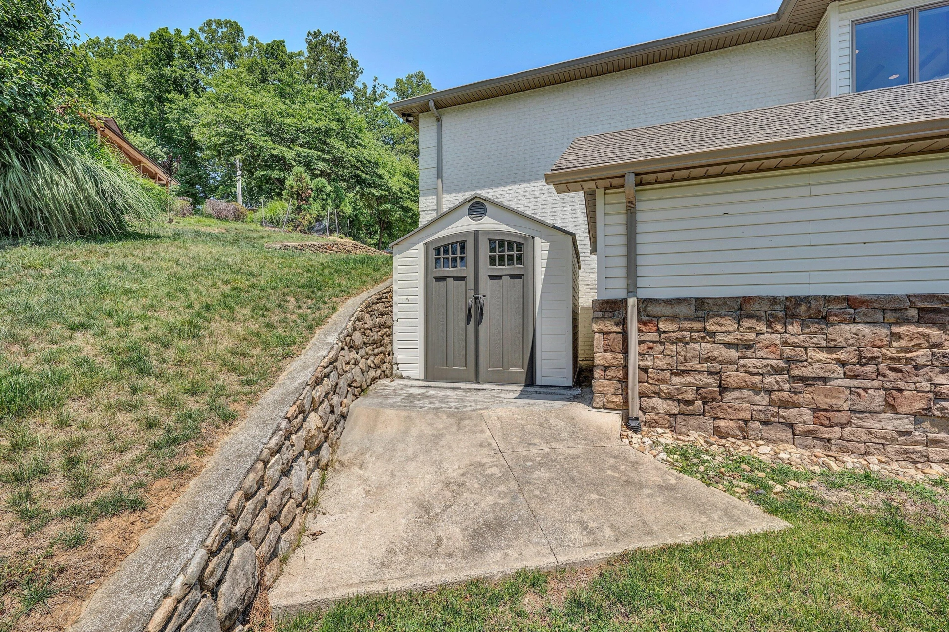 2245 Thomason LN - Photo 67