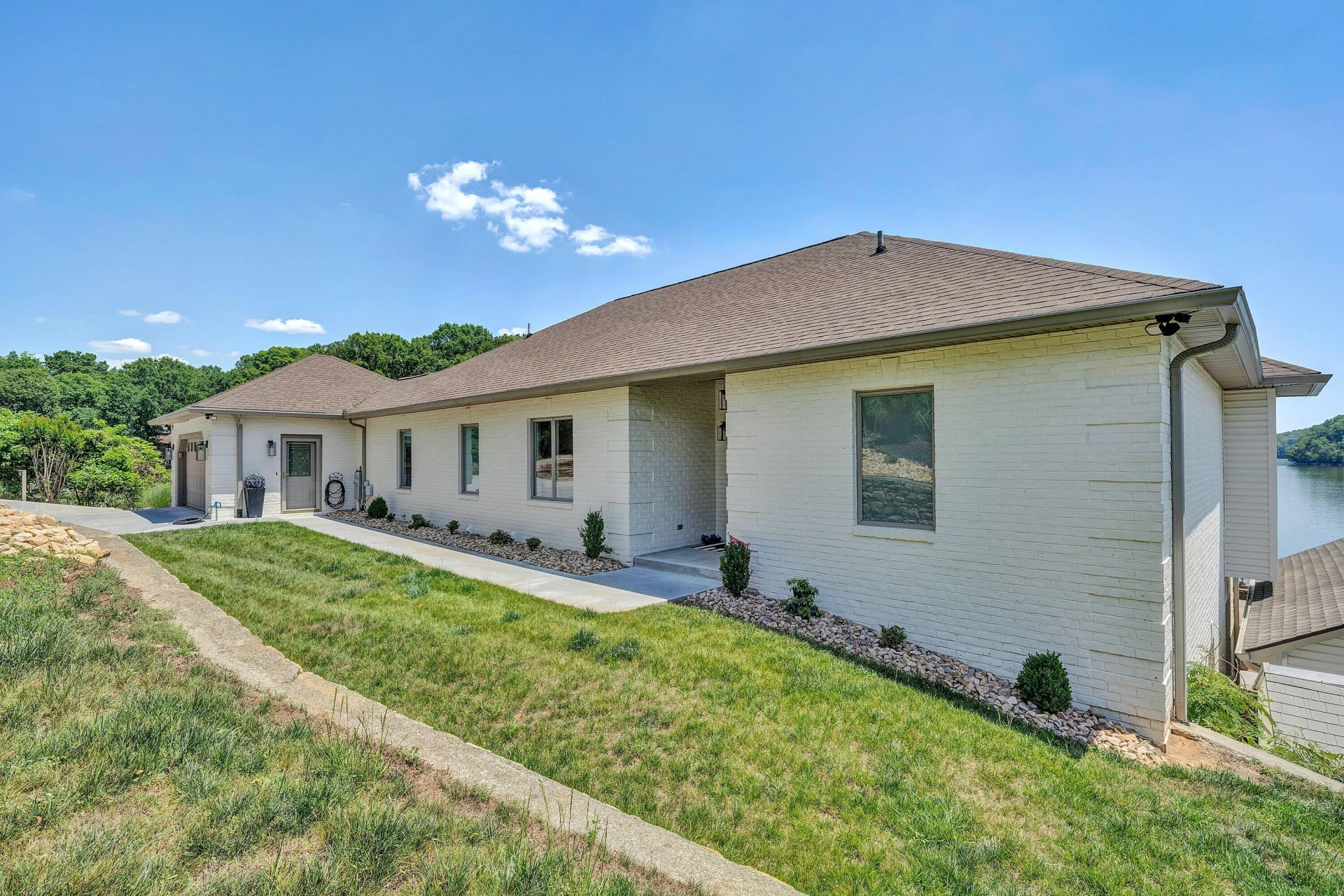 2245 Thomason LN - Photo 9