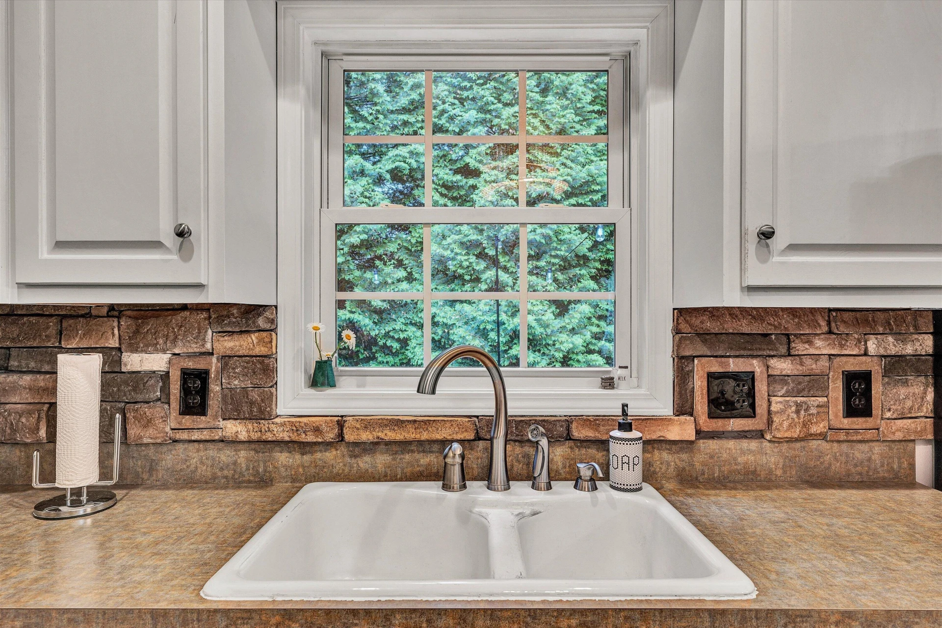 677 Deerfield RD - Photo 16