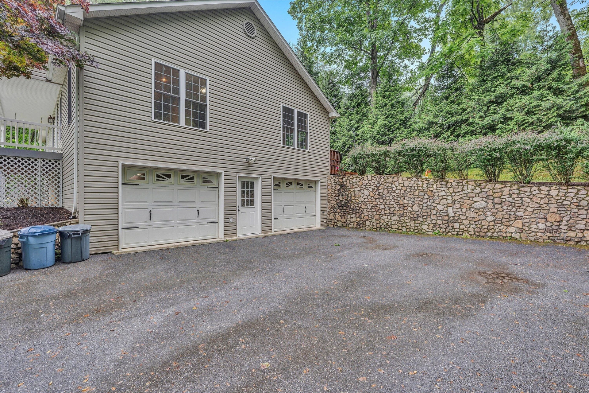 677 Deerfield RD - Photo 33