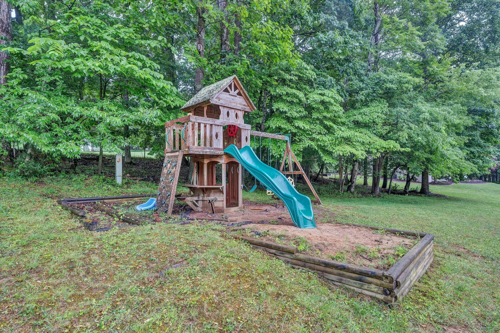 677 Deerfield RD - Photo 41