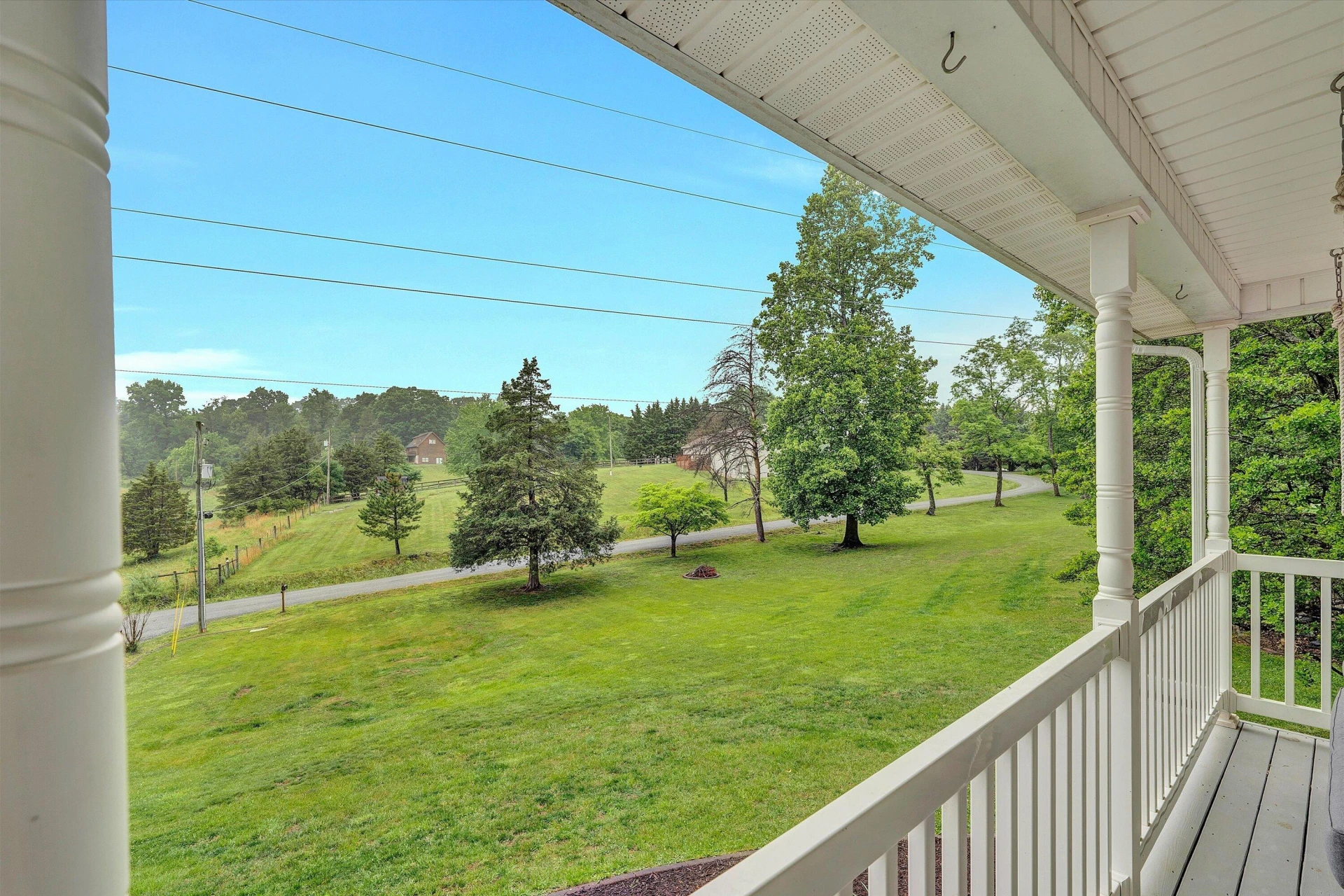 677 Deerfield RD - Photo 6