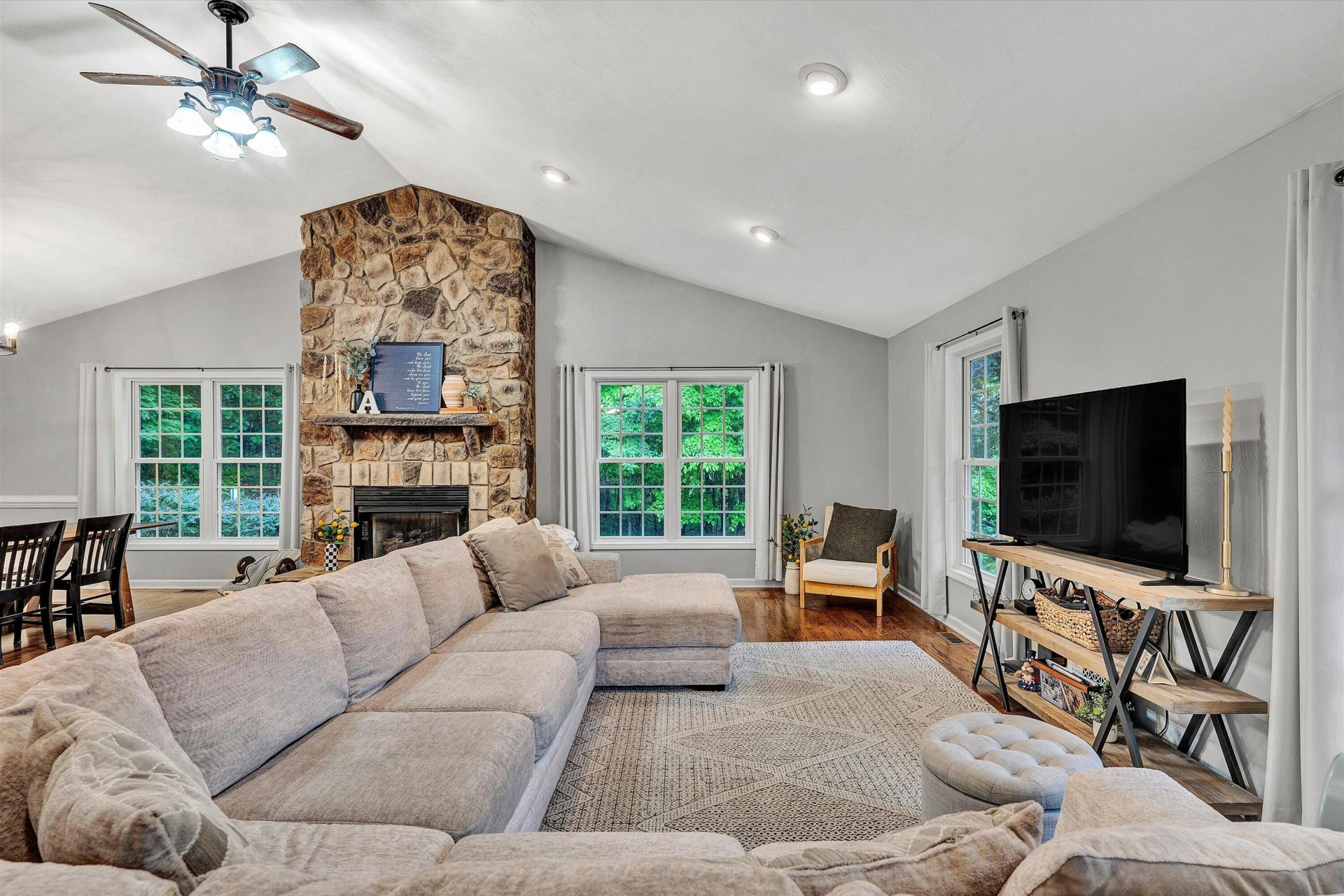677 Deerfield RD - Photo 9