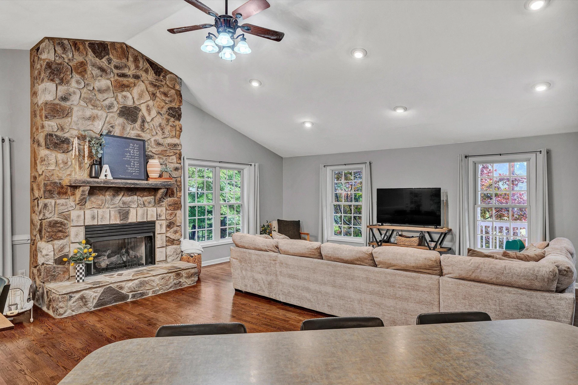 677 Deerfield RD - Photo 10