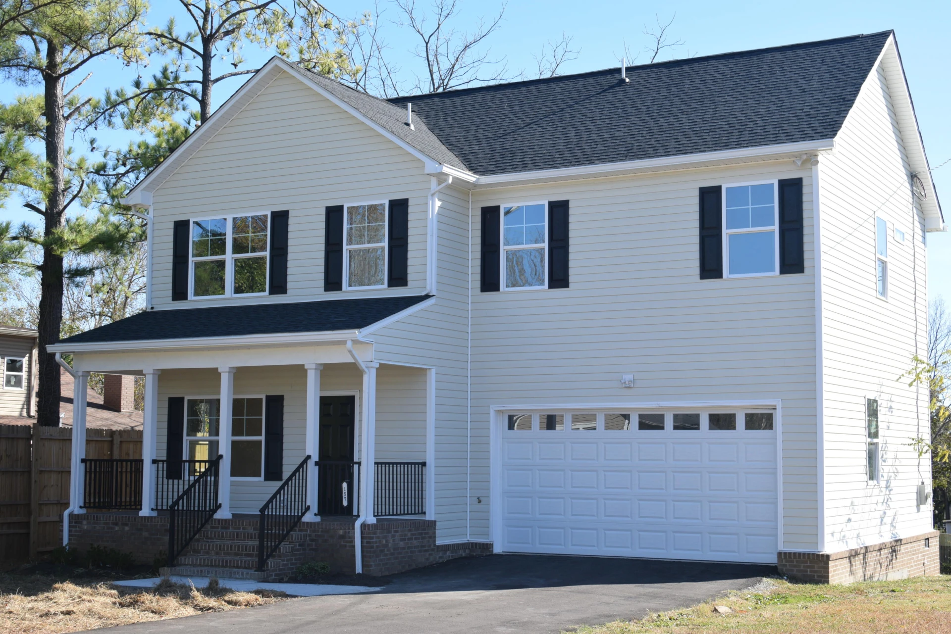 157 Diamond AVE