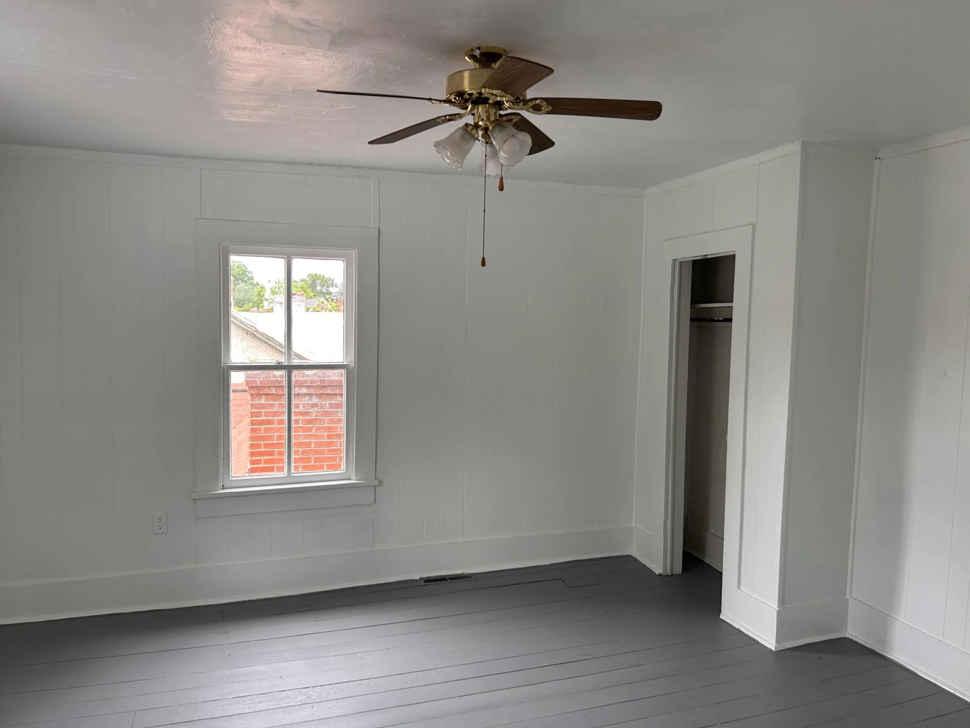 114 E Henry ST - Photo 12