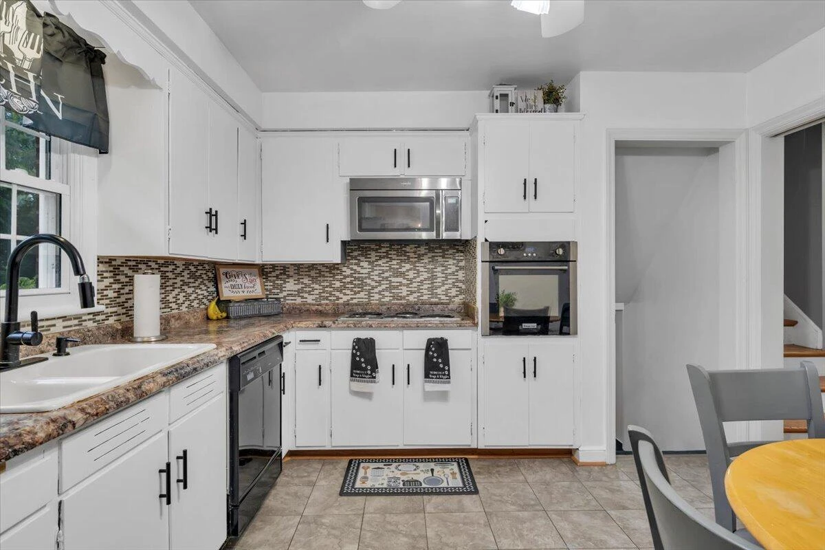4508 Rosecrest RD - Photo 10