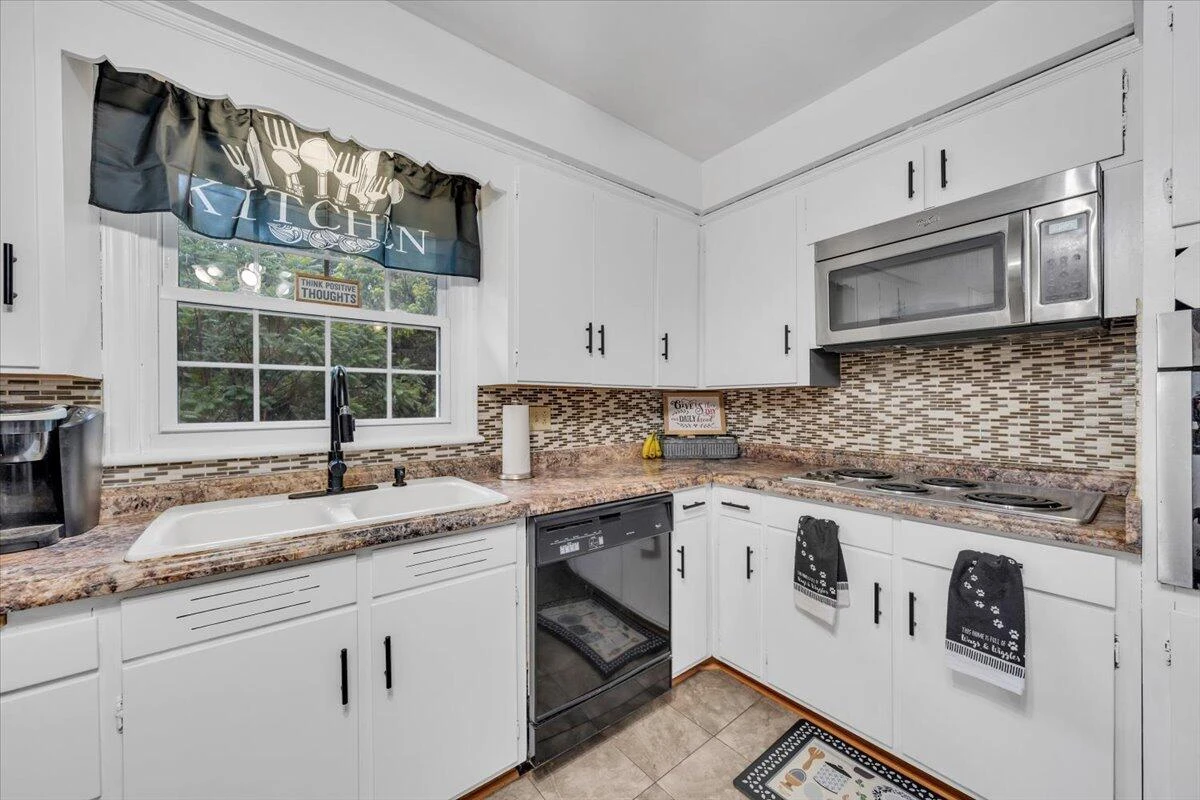 4508 Rosecrest RD - Photo 11