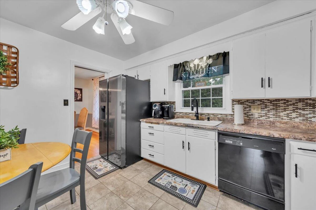 4508 Rosecrest RD - Photo 12
