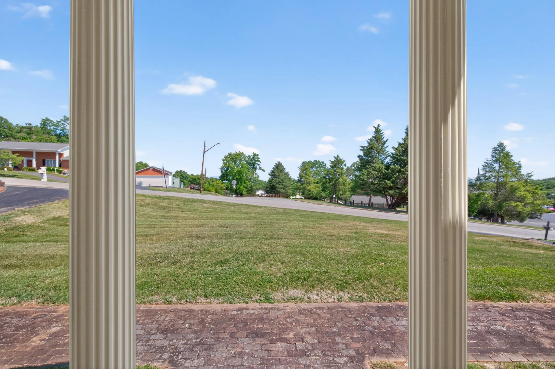4322 Rosecrest RD - Photo 2