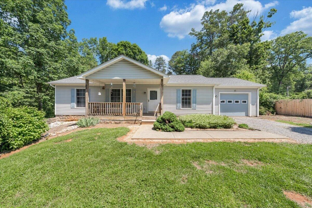 1124 Homeplace RD