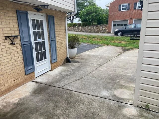 303 Knollwood DR - Photo 24