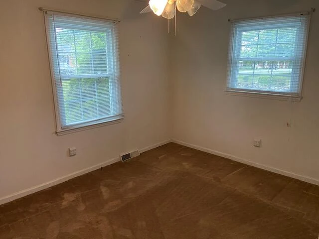 303 Knollwood DR - Photo 3