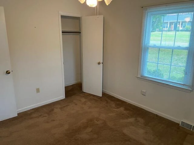 303 Knollwood DR - Photo 4