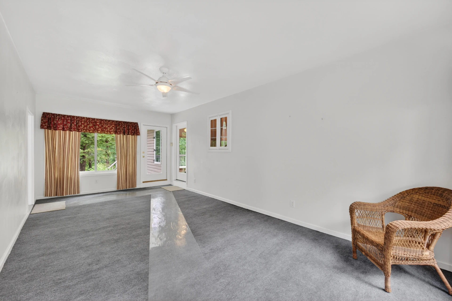 107 Creeden DR - Photo 7