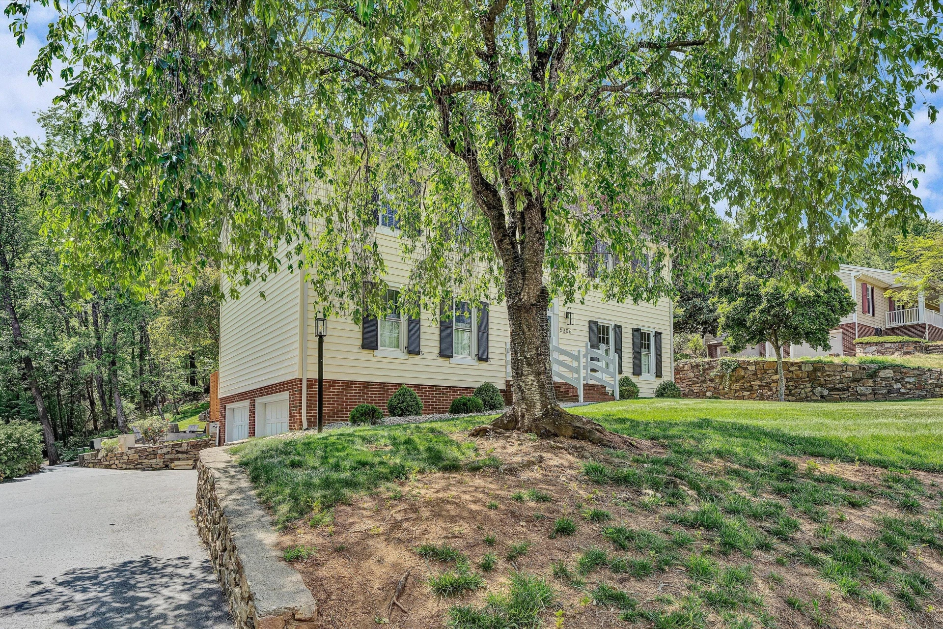 5306 Canter DR - Photo 3
