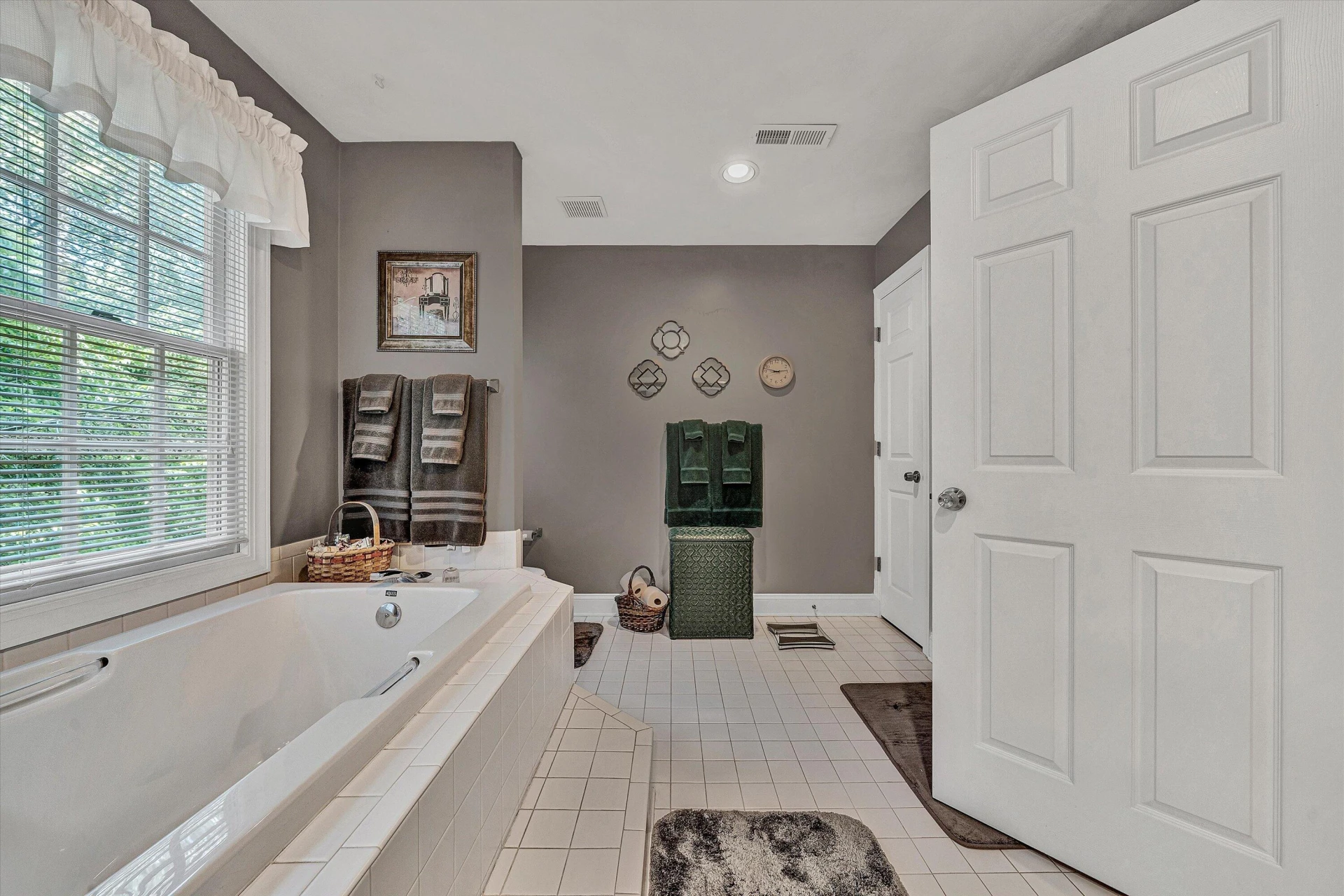 8281 Cardington DR - Photo 30